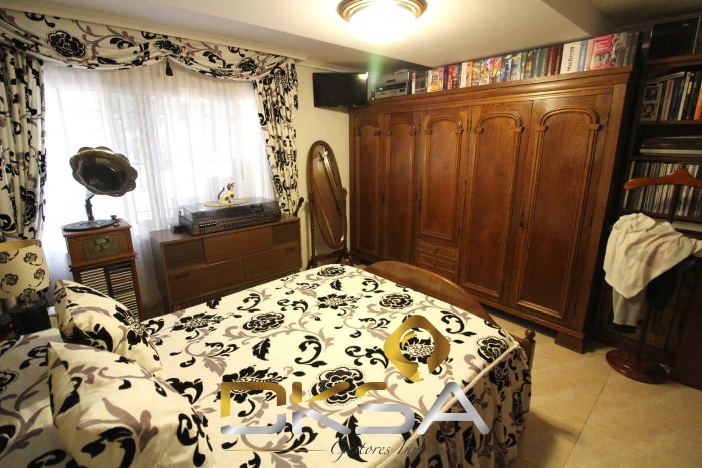 7 bedroom Villa for sale in Borriol with garage - € 340,000 (Ref: 9892297)