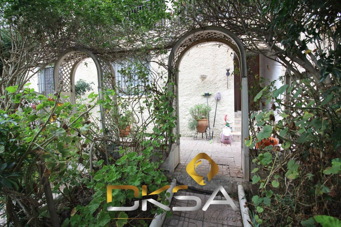 7 bedroom Villa for sale in Borriol with garage - € 340,000 (Ref: 9892297)
