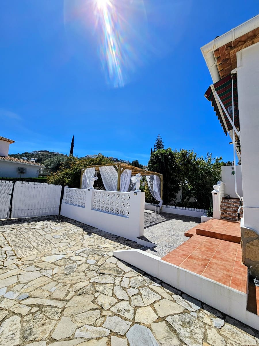 2 soverom Rekkehus til salgs i Rafol de Almunia med svømmebasseng garasje - € 219 000 (Ref: 9771936)