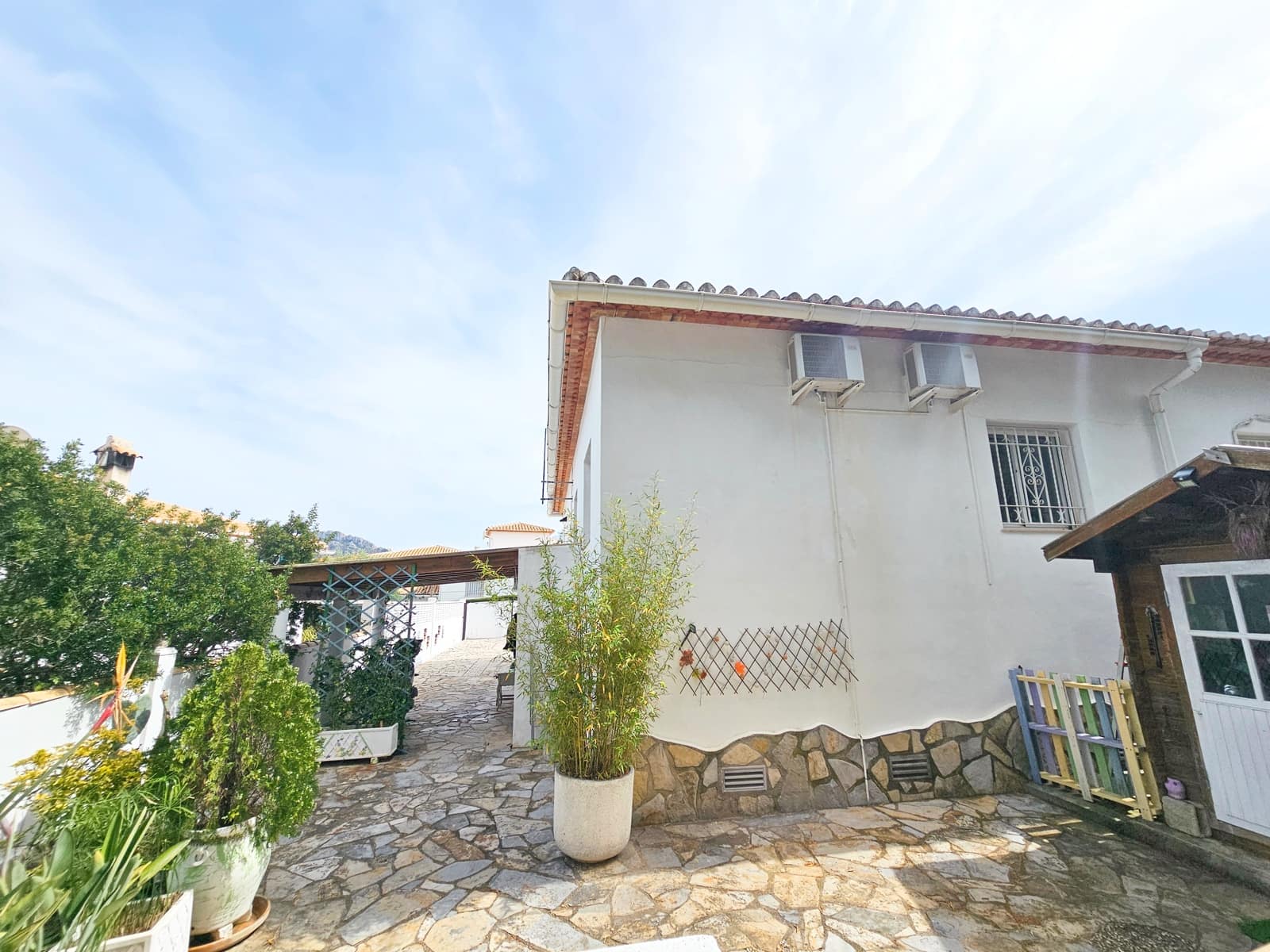 2 soverom Rekkehus til salgs i Rafol de Almunia med svømmebasseng garasje - € 219 000 (Ref: 9771936)