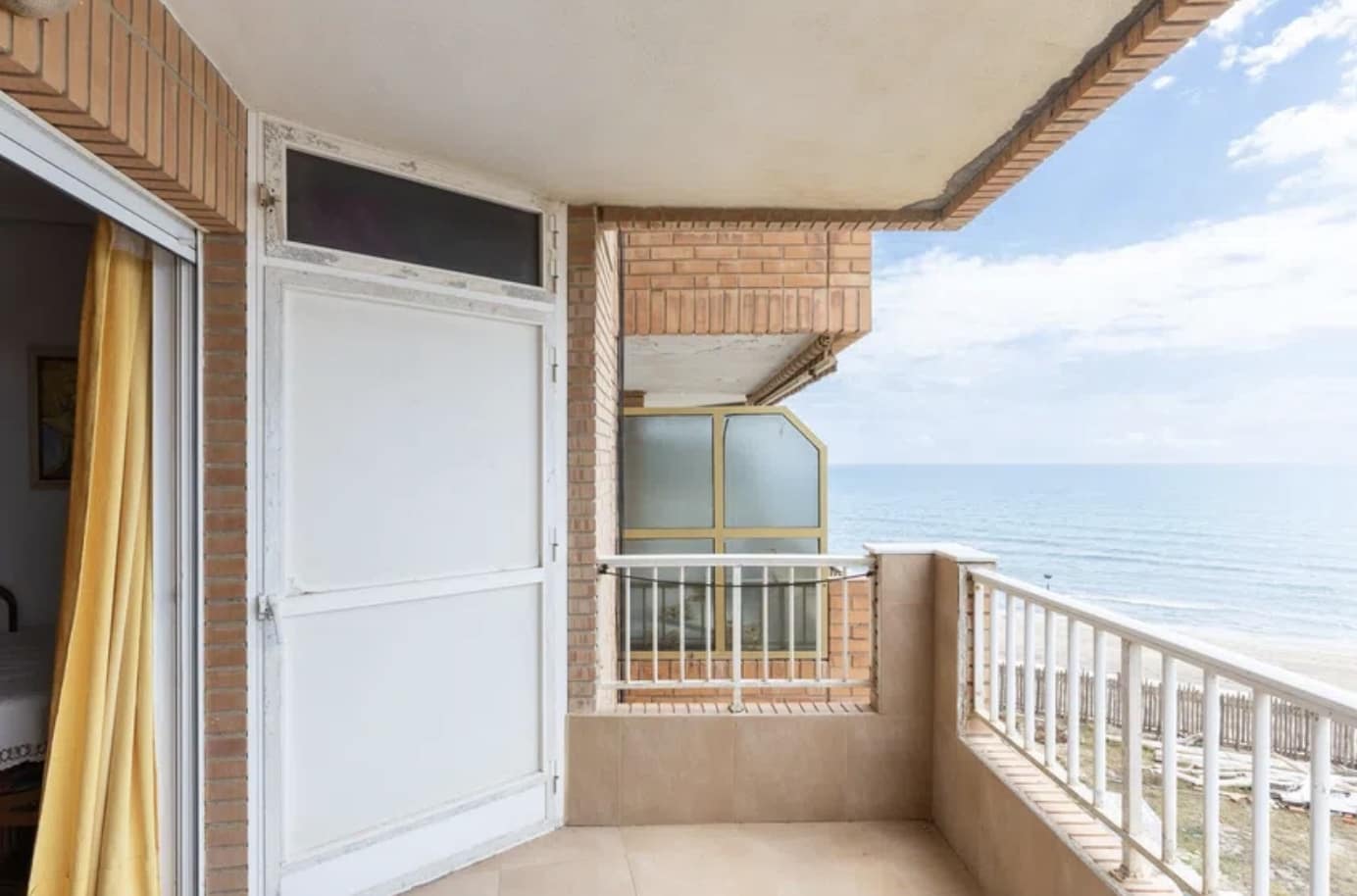 3 makuuhuone Ranta-asunto myytävänä paikassa Valencia kaupunki - 190 000 € (Ref: 9889581)