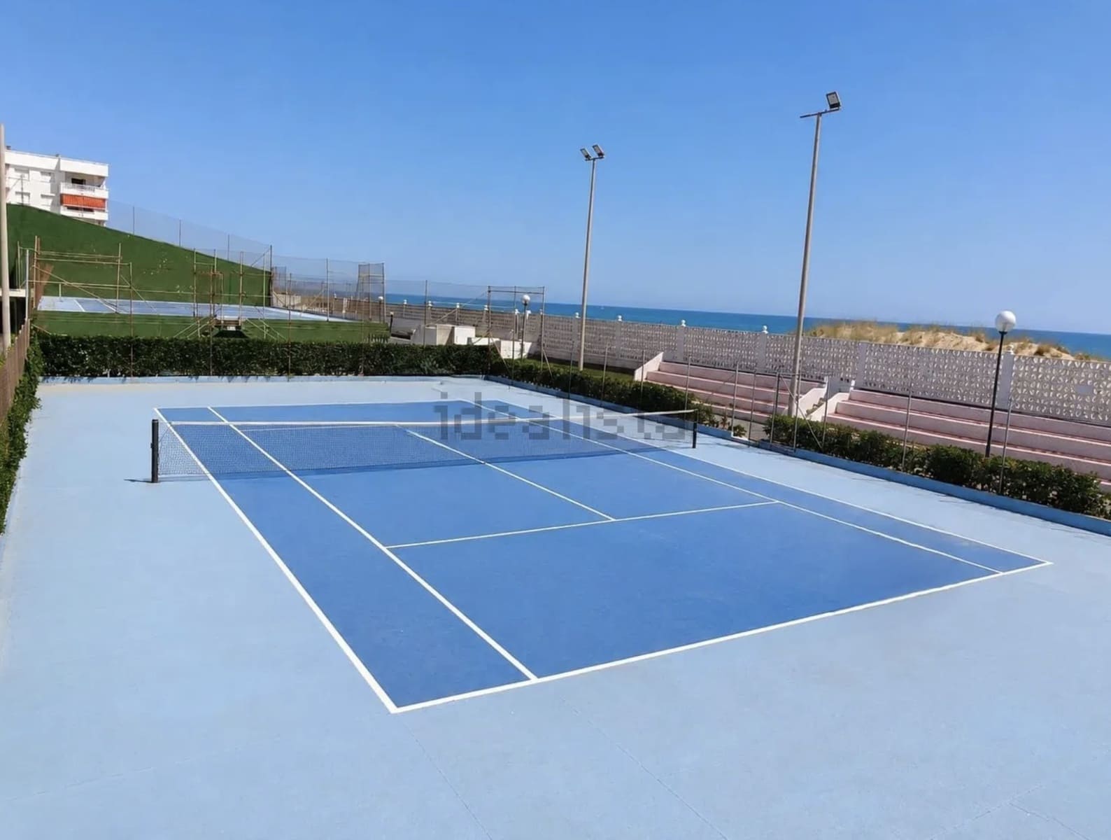 2 bedroom Beach Apartment for sale in Valencia city with pool - € 249,000 (Ref: 9938596)
