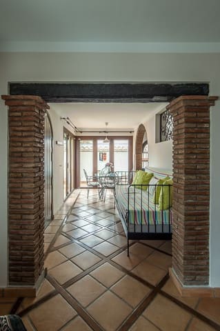 6 makuuhuone Rivitalo myytävänä paikassa Centro ciudad, Fuengirola mukana uima-altaan 
autotalli - 810 000 € (Ref: 9778657)