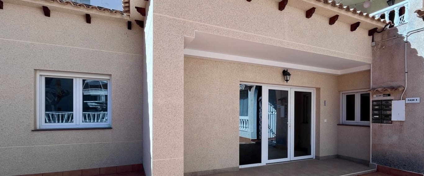 2 chambre Bungalow à vendre à Torrevieja avec piscine - 255 000 € (Ref: 9798278)