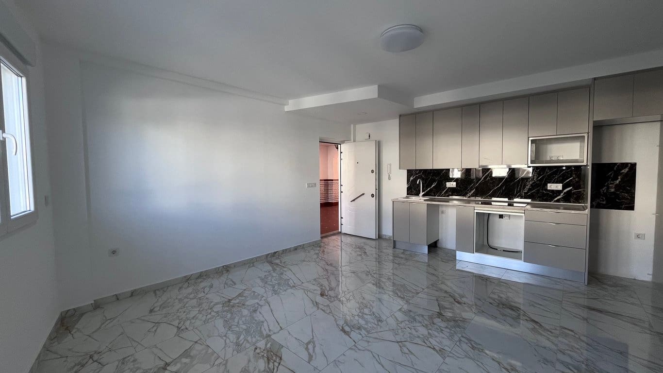 1 bedroom Apartment for sale in Torrevieja with pool - € 144,900 (Ref: 9798279)