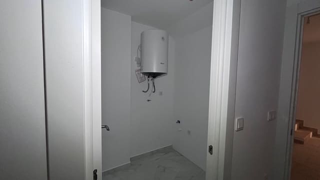 2 makuuhuone Bungalow myytävänä paikassa Torrevieja - 248 000 € (Ref: 9798281)