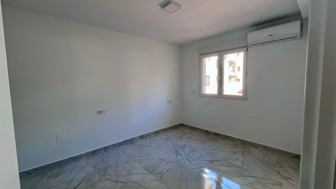 2 soverom Bungalow til salgs i Torrevieja - € 248 000 (Ref: 9798281)