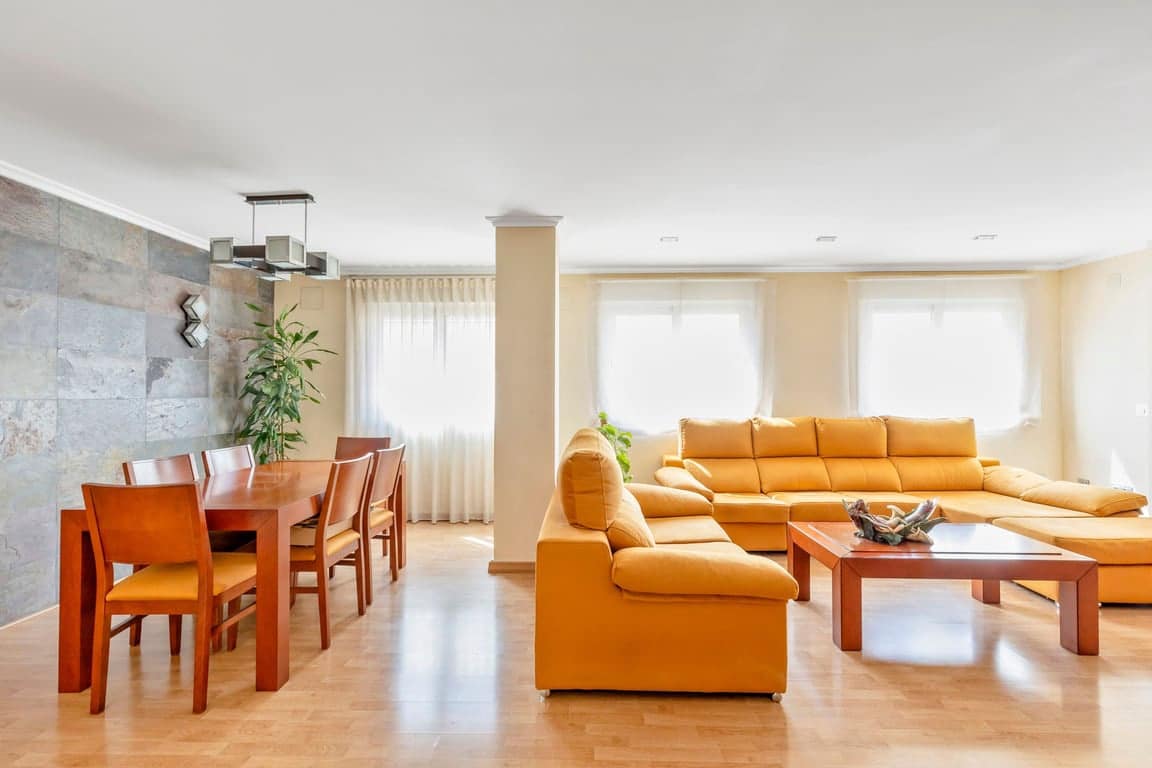 4 bedroom Apartment for sale in Torrevieja - € 259,990 (Ref: 9816122)