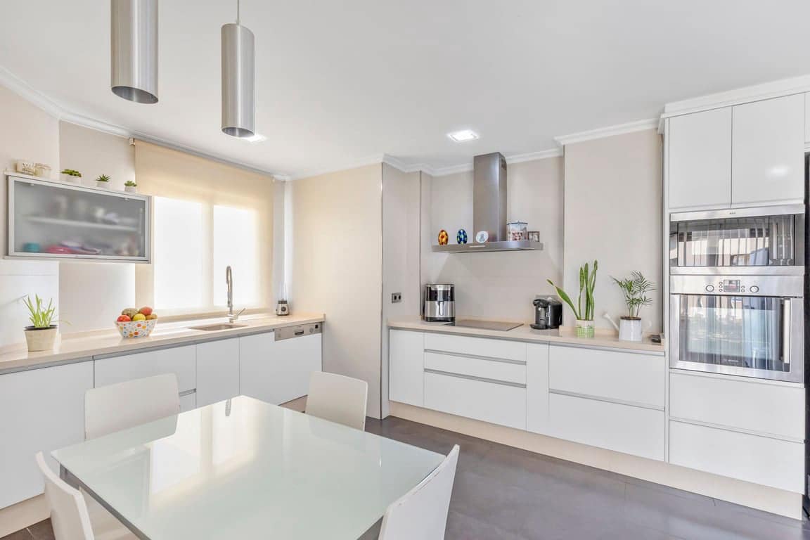 4 bedroom Apartment for sale in Torrevieja - € 259,990 (Ref: 9816122)