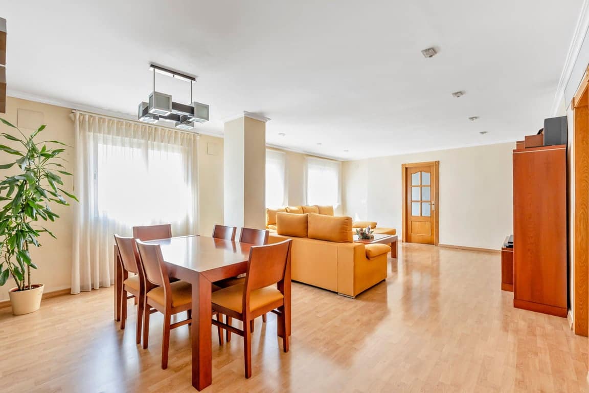 4 bedroom Apartment for sale in Torrevieja - € 259,990 (Ref: 9816122)