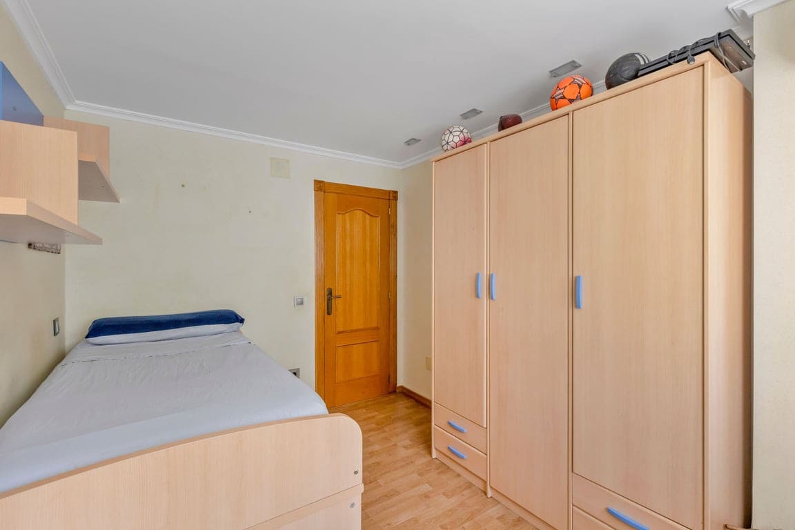 4 bedroom Apartment for sale in Torrevieja - € 259,990 (Ref: 9816122)