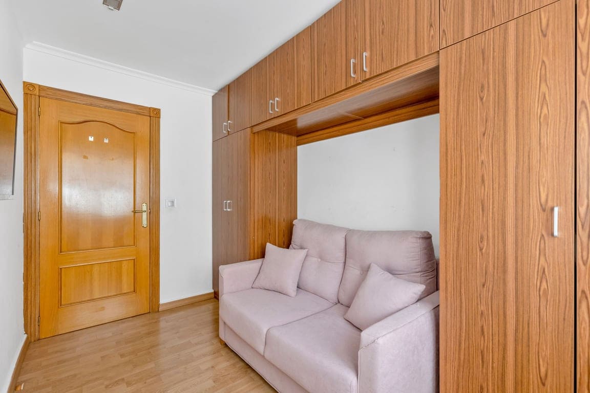 4 bedroom Apartment for sale in Torrevieja - € 259,990 (Ref: 9816122)