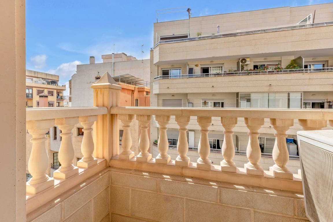 4 bedroom Apartment for sale in Torrevieja - € 259,990 (Ref: 9816122)