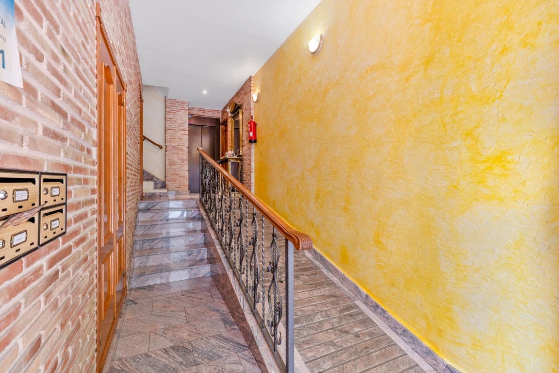 4 bedroom Apartment for sale in Torrevieja - € 259,990 (Ref: 9816122)