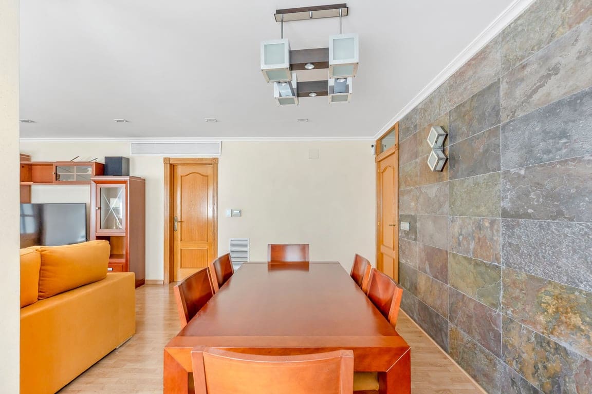 4 bedroom Apartment for sale in Torrevieja - € 259,990 (Ref: 9816122)