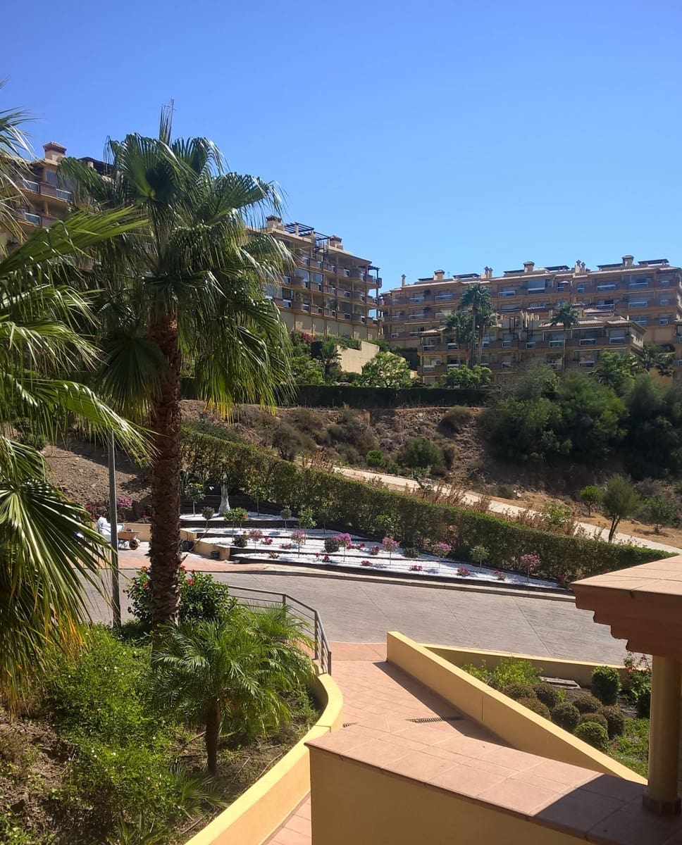 3 sypialnia Apartament na sprzedaż w Sitio de Calahonda z basenem garażem - 549 000 € (Ref: 9772486)