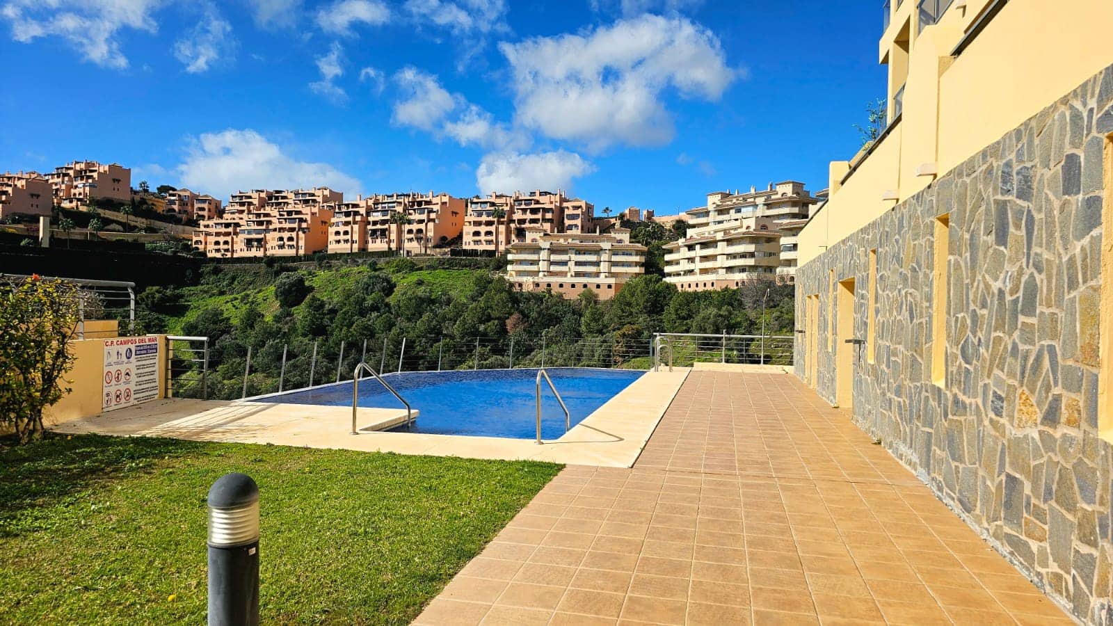 3 sypialnia Apartament na sprzedaż w Sitio de Calahonda z basenem garażem - 549 000 € (Ref: 9772486)