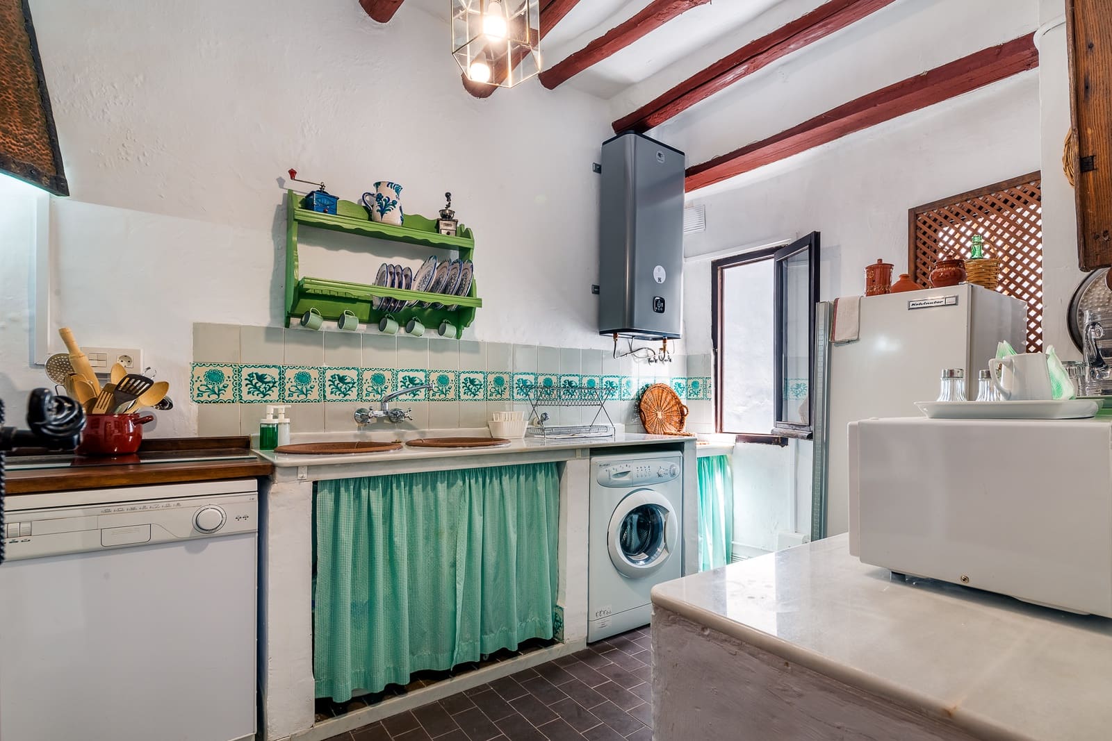 6 slaapkamer Gastenverblijf/B&B te koop in Capileira - € 300.000 (Ref: 9778404)