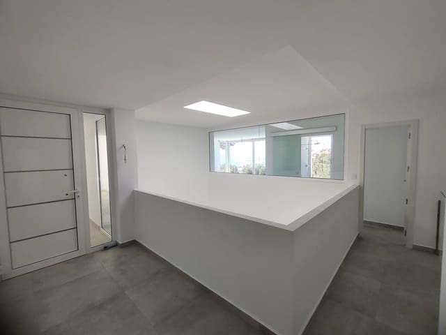 4 sypialnia Willa na sprzedaż w Altea z basenem garażem - 1 590 000 € (Ref: 9777323)