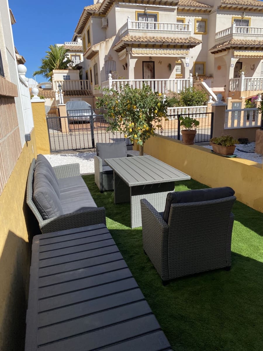 2 bedroom Bungalow for sale in Orihuela Costa with pool garage - € 229,000 (Ref: 9783774)