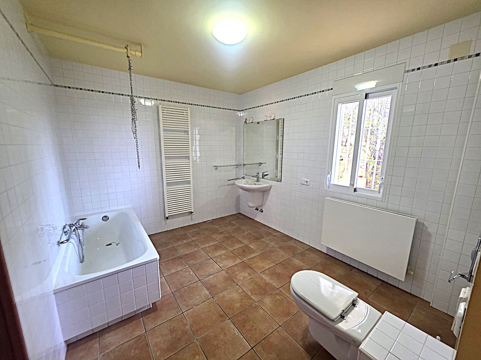 4 sypialnia Willa na sprzedaż w Altea z basenem garażem - 849 000 € (Ref: 9820985)
