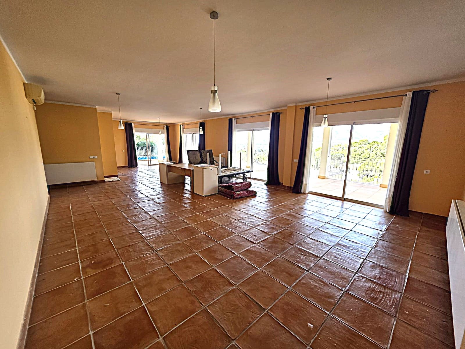 4 sypialnia Willa na sprzedaż w Altea z basenem garażem - 849 000 € (Ref: 9820985)