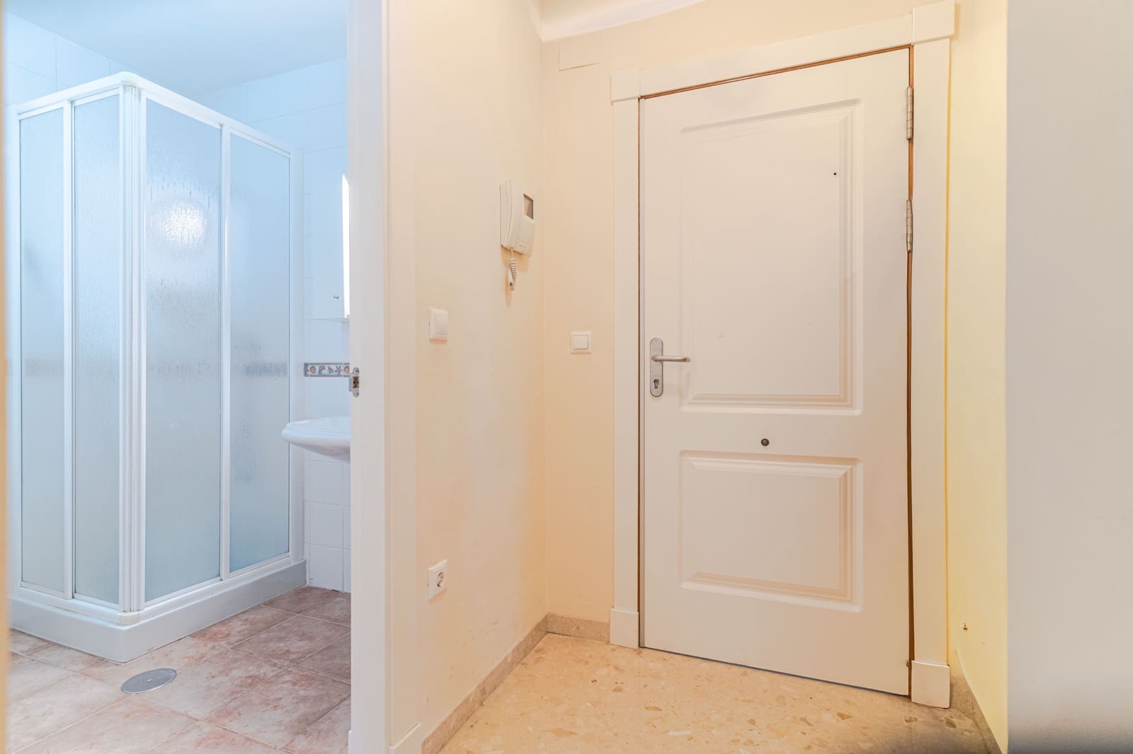 2 bedroom Flat for sale in Calahonda with garage - € 189,900 (Ref: 10042197)