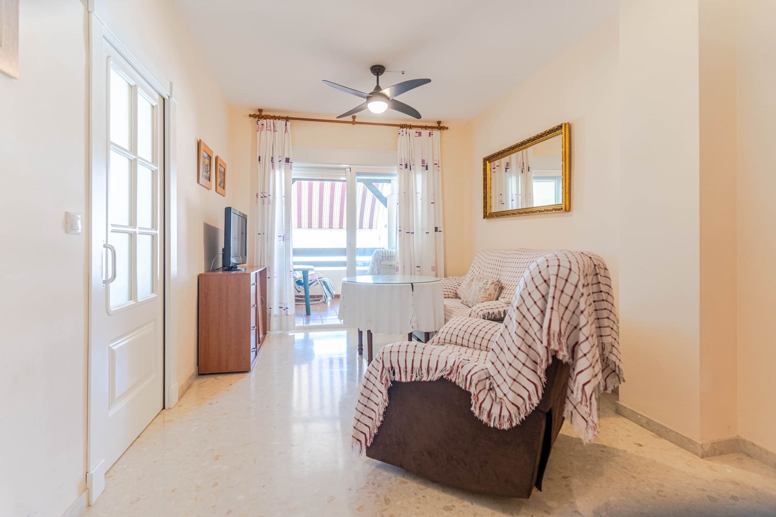 2 bedroom Flat for sale in Calahonda with garage - € 189,900 (Ref: 10042197)