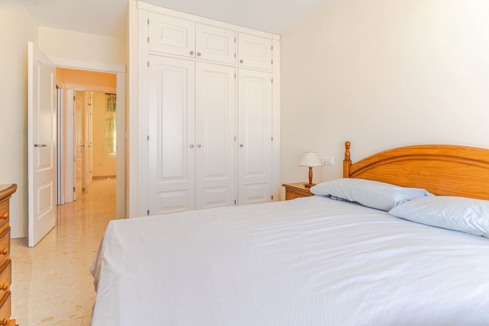 2 bedroom Flat for sale in Calahonda with garage - € 189,900 (Ref: 10042197)