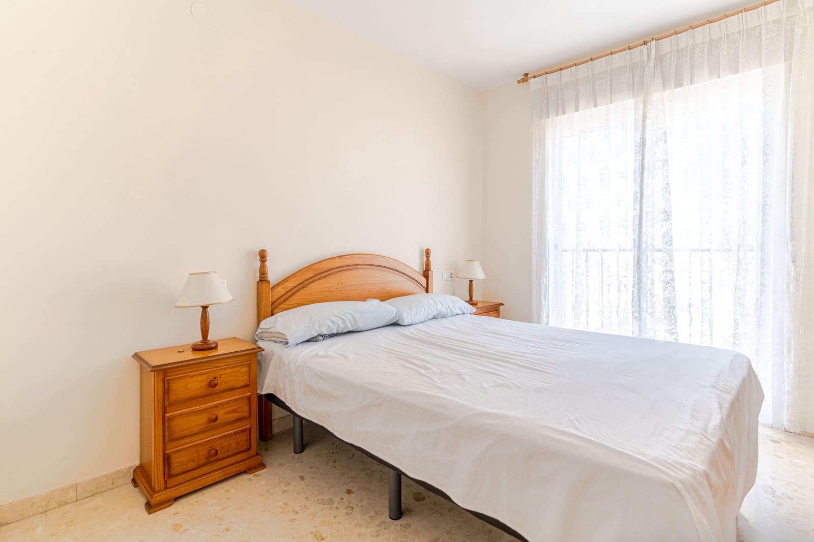 2 bedroom Flat for sale in Calahonda with garage - € 189,900 (Ref: 10042197)