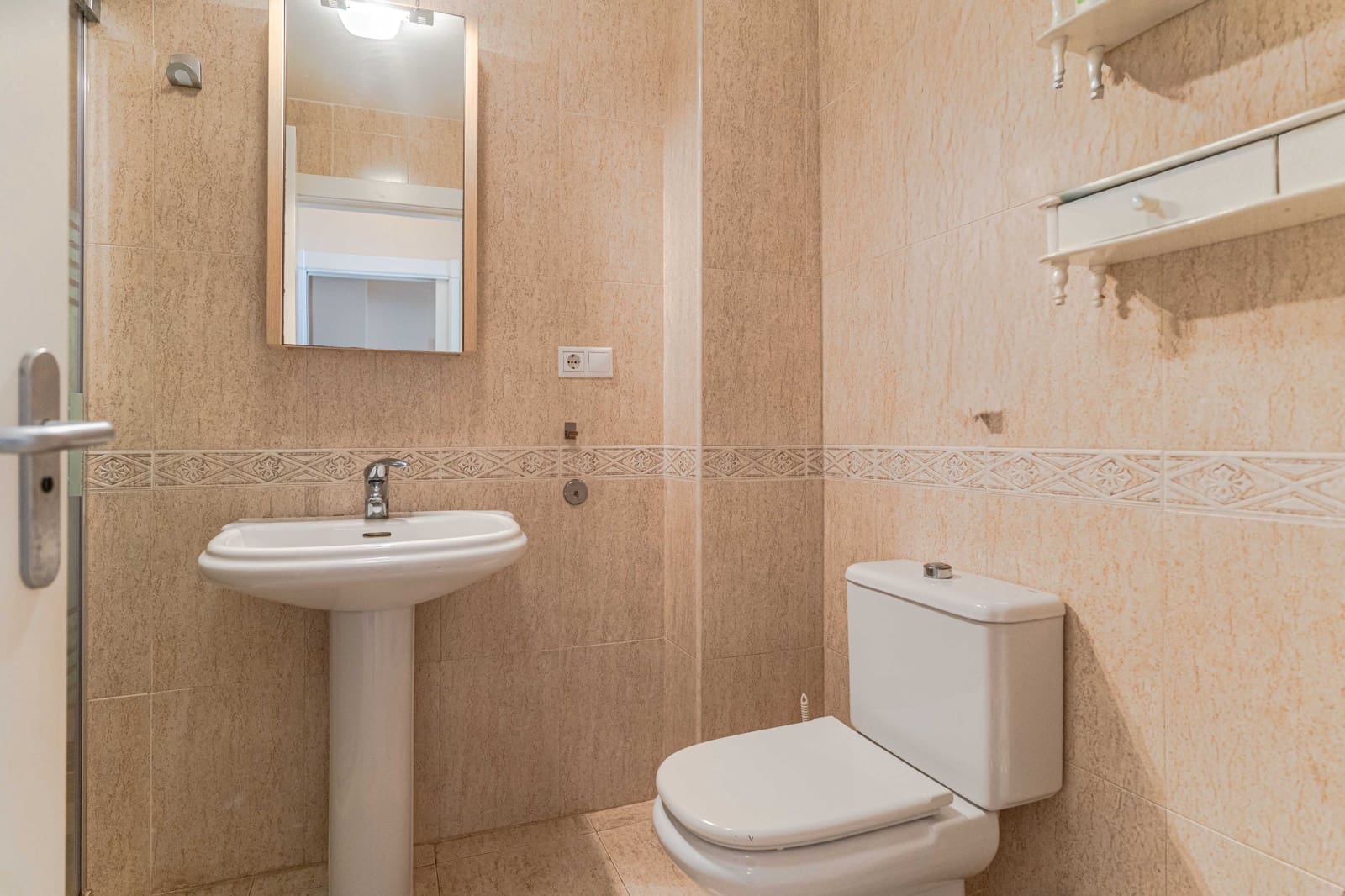 2 bedroom Flat for sale in Calahonda with garage - € 189,900 (Ref: 10042197)