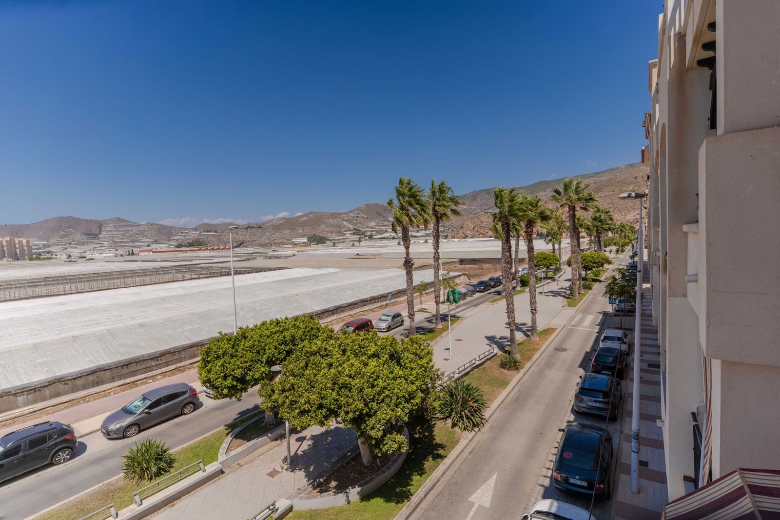 2 bedroom Flat for sale in Calahonda with garage - € 189,900 (Ref: 10042197)