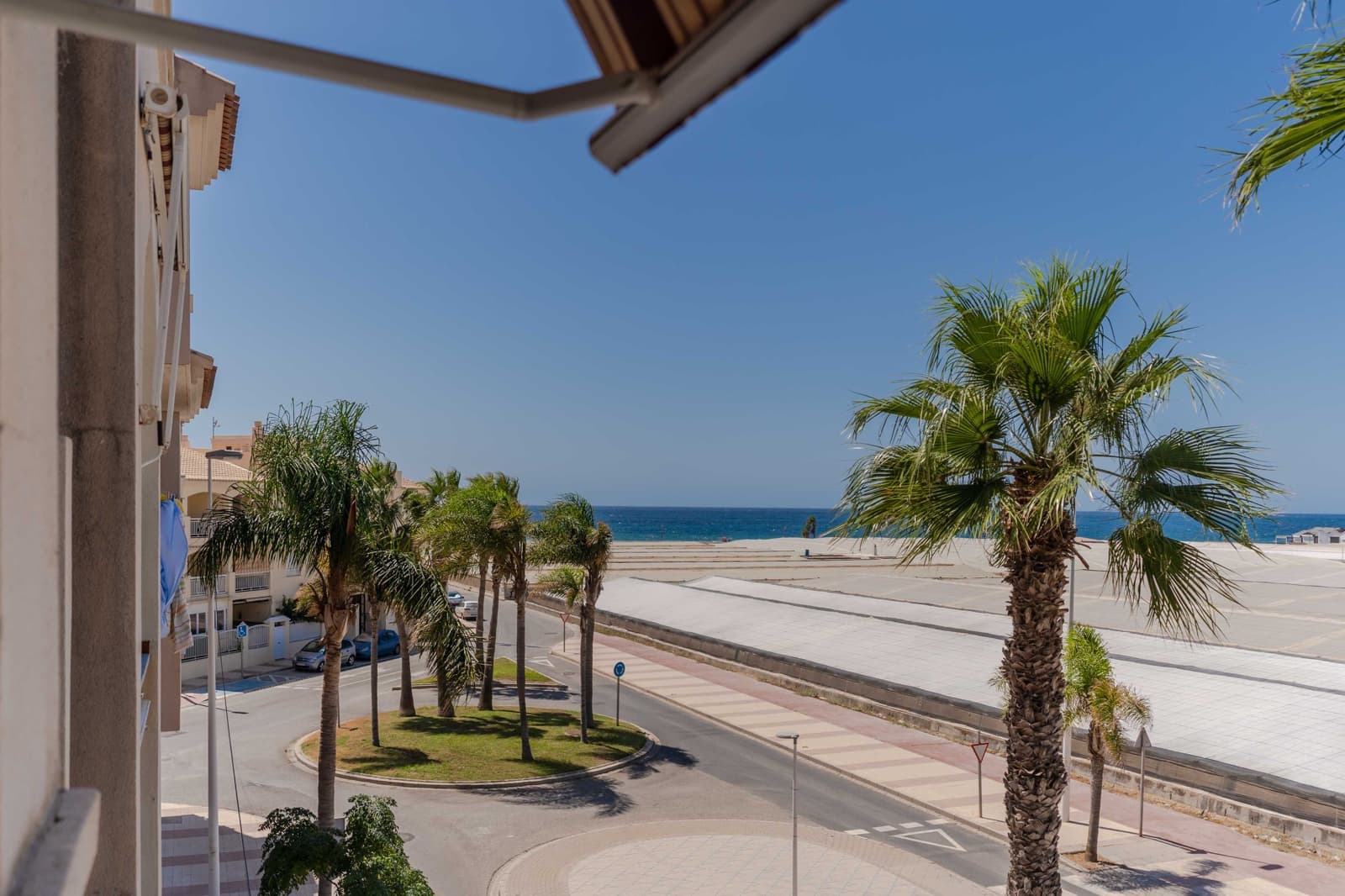 2 bedroom Flat for sale in Calahonda with garage - € 189,900 (Ref: 10042197)