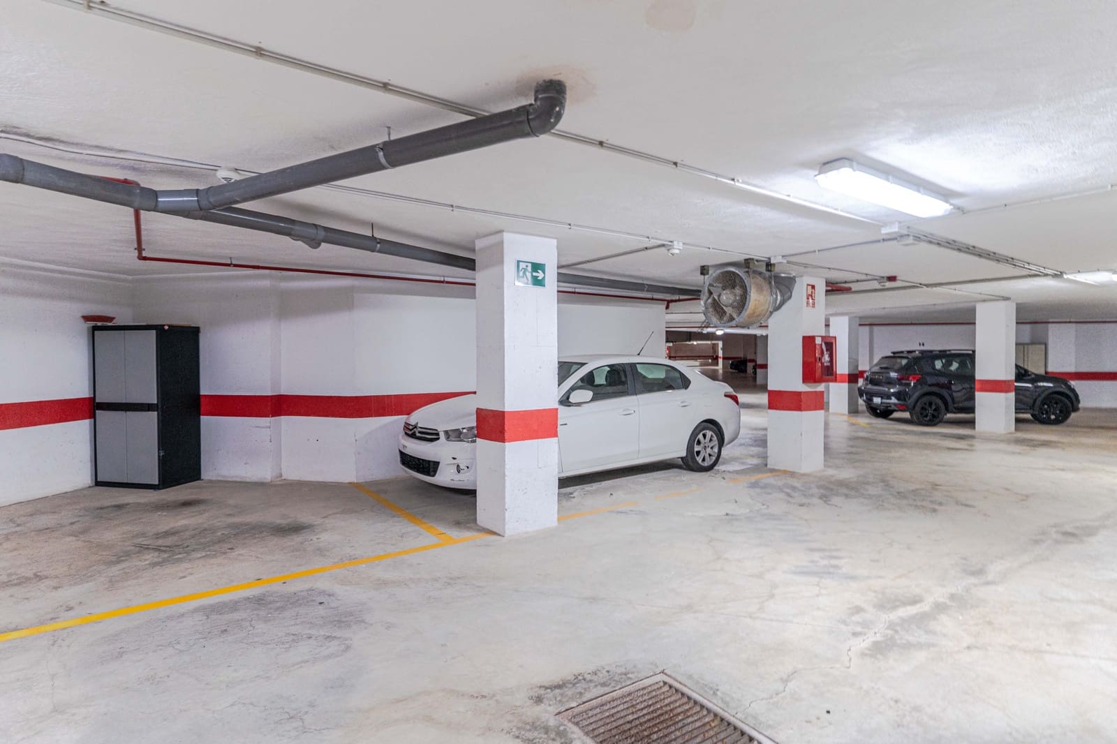 2 bedroom Flat for sale in Calahonda with garage - € 189,900 (Ref: 10042197)
