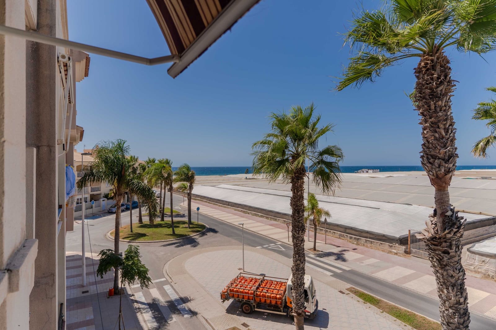 2 bedroom Flat for sale in Calahonda with garage - € 189,900 (Ref: 10042197)