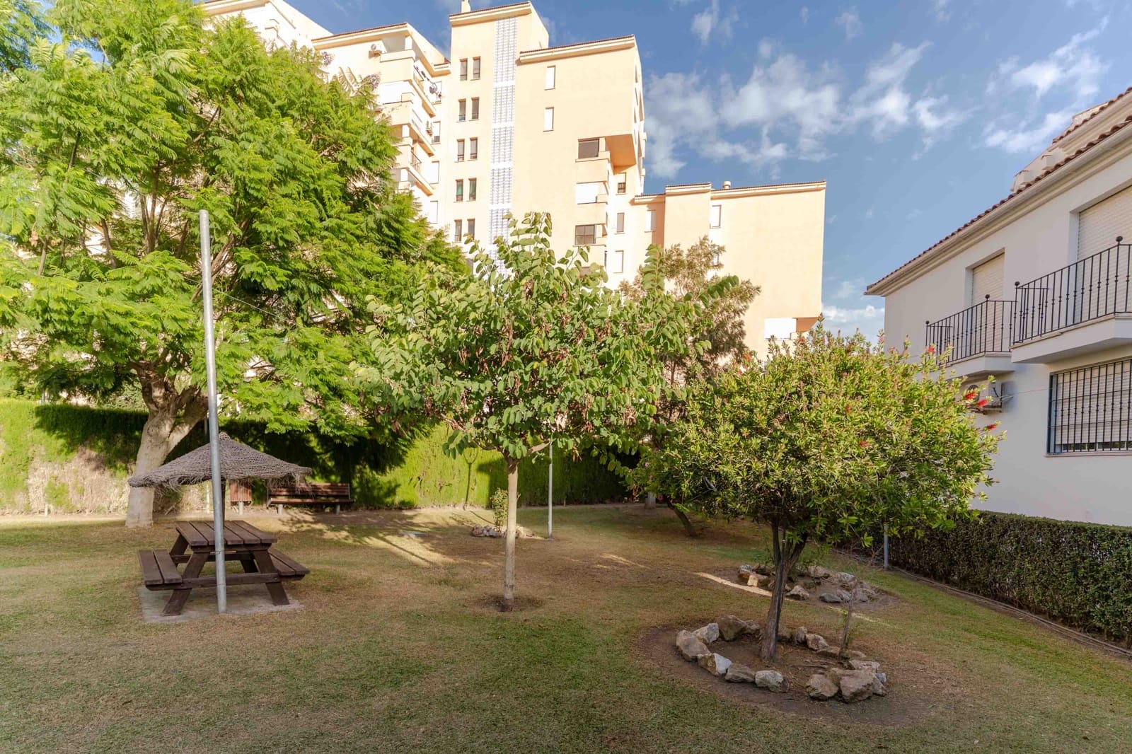 2 chambre Villa/Maison Mitoyenne à vendre à Calahonda avec piscine garage - 219 900 € (Ref: 10042212)