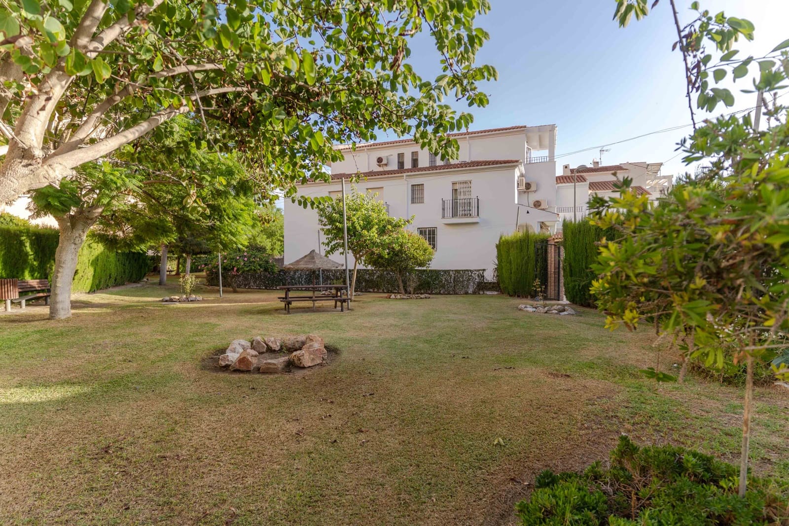 2 chambre Villa/Maison Mitoyenne à vendre à Calahonda avec piscine garage - 219 900 € (Ref: 10042212)