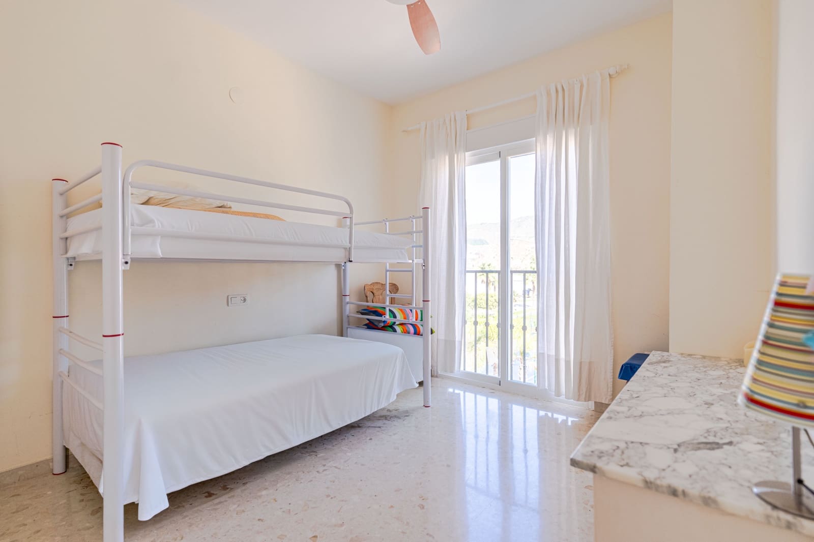 2 slaapkamer Flat te koop in Calahonda met zwembad - € 189.900 (Ref: 10158656)