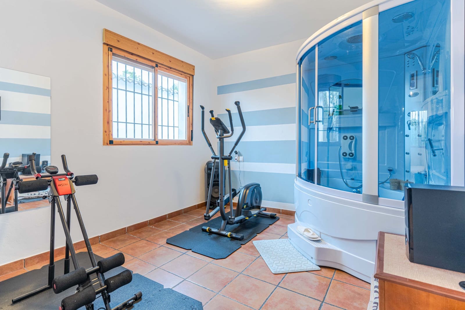3 slaapkamer Finca/Landhuis te koop in Albondon met garage - € 259.900 (Ref: 9830326)