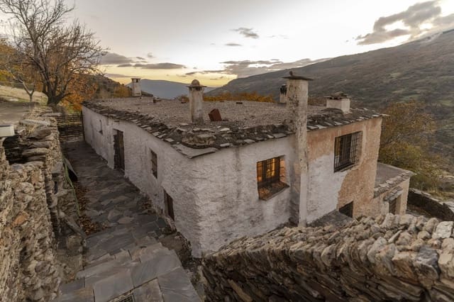 4 soveværelse Finca/Landehus til salg i Capileira med garage - € 360.000 (Ref: 9848280)