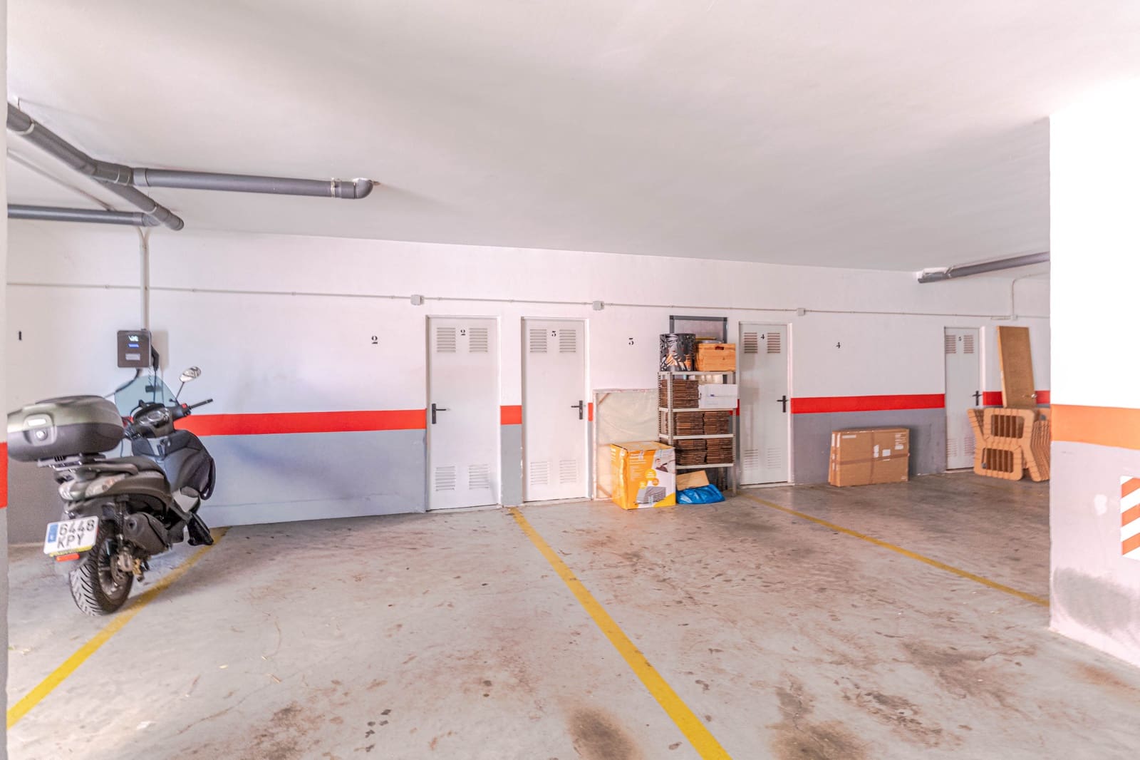 3 makuuhuone Asunto myytävänä paikassa Motril mukana 
autotalli - 230 000 € (Ref: 9866178)