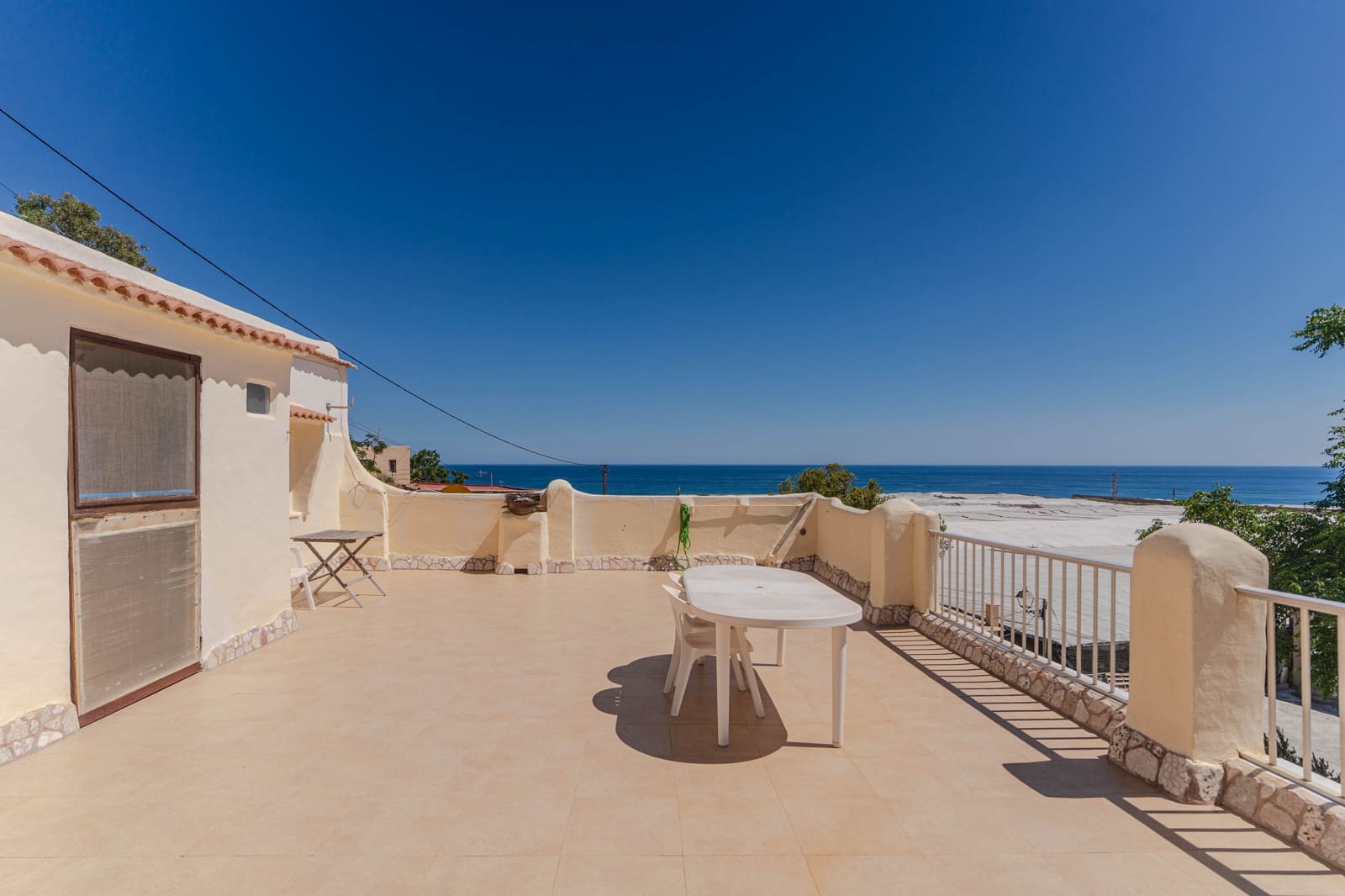 3 bedroom Townhouse for sale in Albunol with garage - € 159,900 (Ref: 9875279)