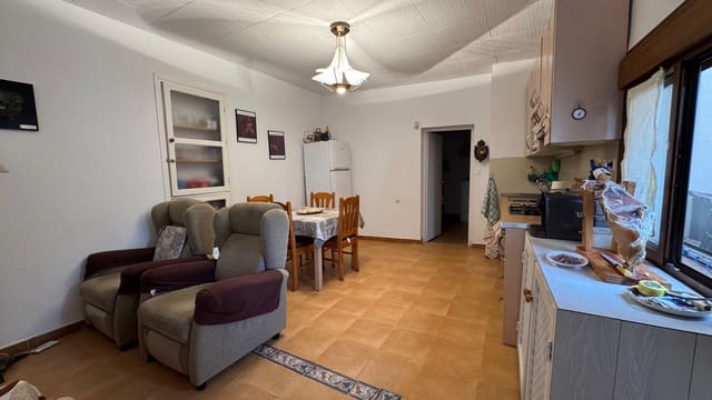 3 slaapkamer Halfvrijstaande villa te koop in Murtas met garage - € 79.900 (Ref: 9877532)