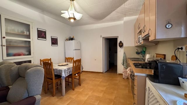 3 slaapkamer Halfvrijstaande villa te koop in Murtas met garage - € 79.900 (Ref: 9877532)