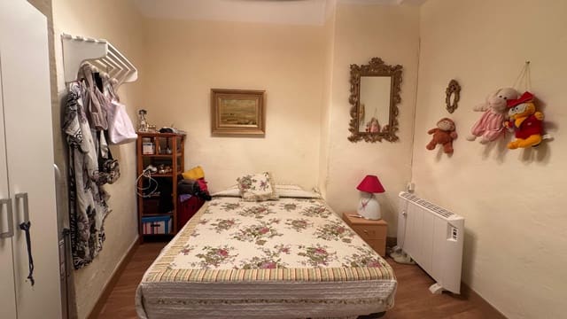 3 slaapkamer Halfvrijstaande villa te koop in Murtas met garage - € 79.900 (Ref: 9877532)