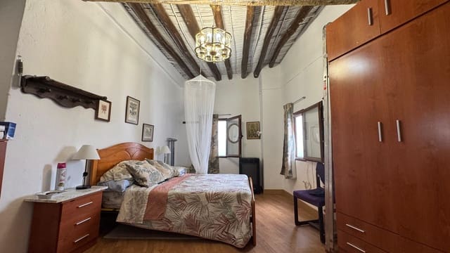 3 slaapkamer Halfvrijstaande villa te koop in Murtas met garage - € 79.900 (Ref: 9877532)