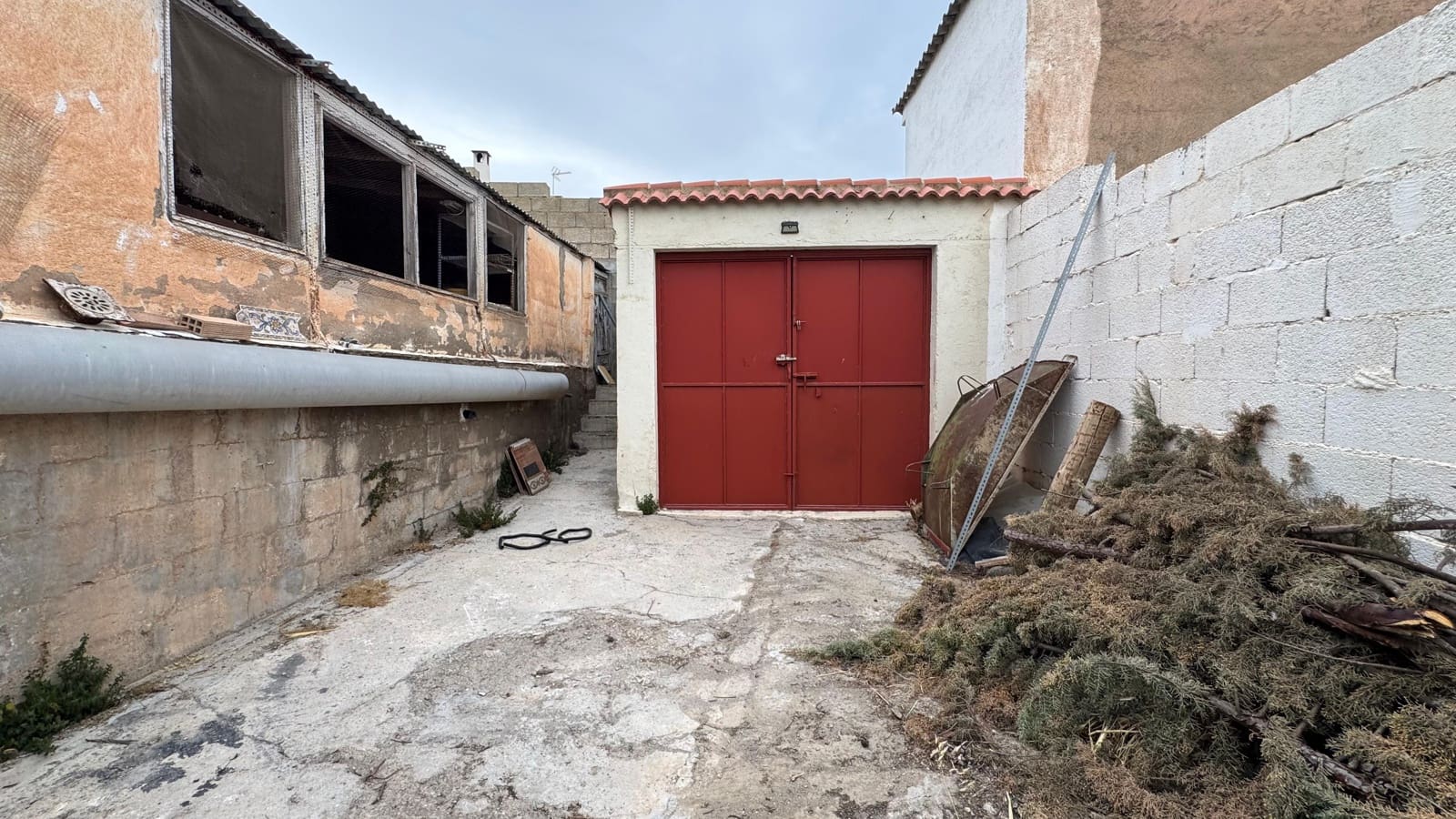 3 slaapkamer Halfvrijstaande villa te koop in Murtas met garage - € 79.900 (Ref: 9877532)