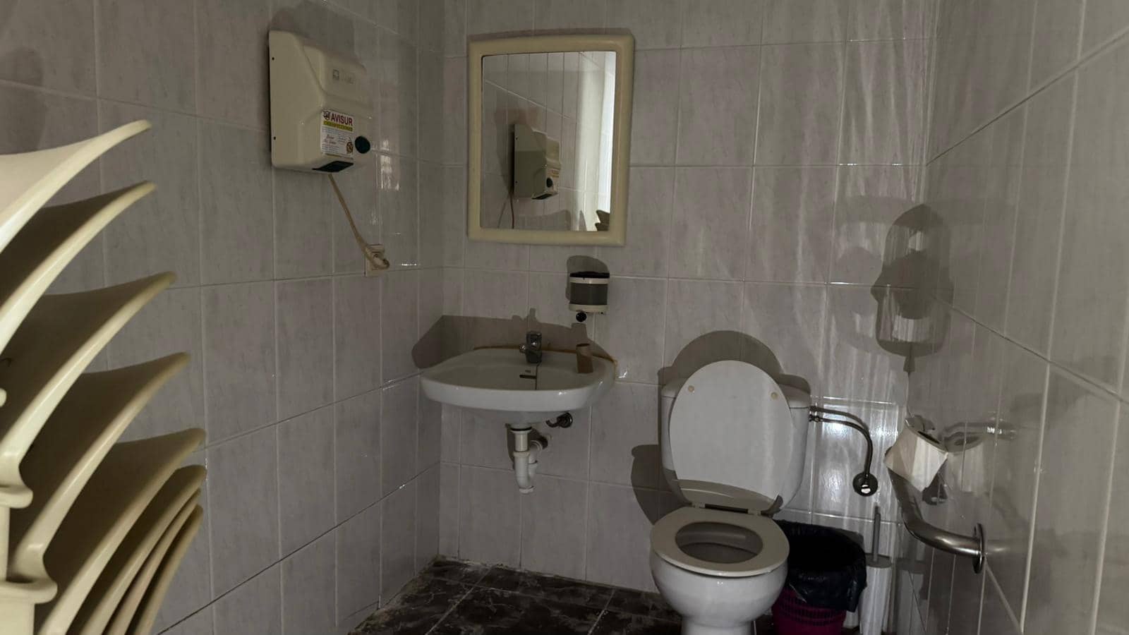 Ladenlokal zu verkaufen in Calahonda - 83.900 € (Ref: 9879840)