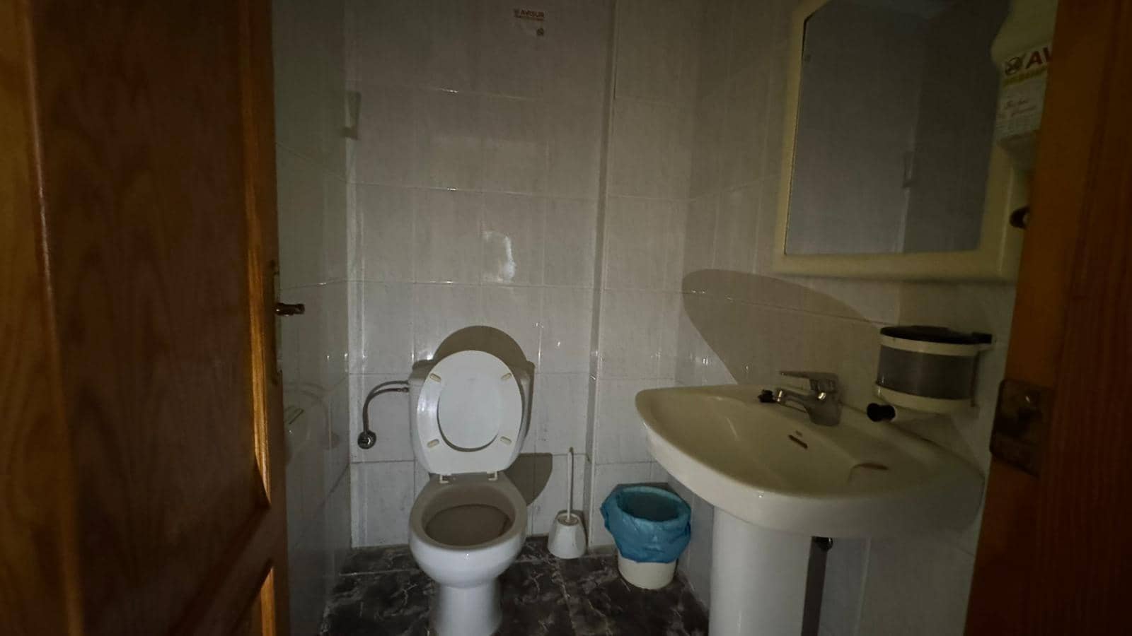 Ladenlokal zu verkaufen in Calahonda - 83.900 € (Ref: 9879840)