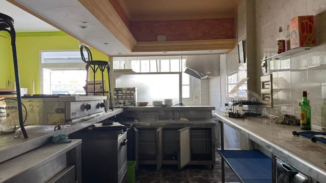 Ladenlokal zu verkaufen in Calahonda, Motril - 83.900 € (Ref: 9879840)